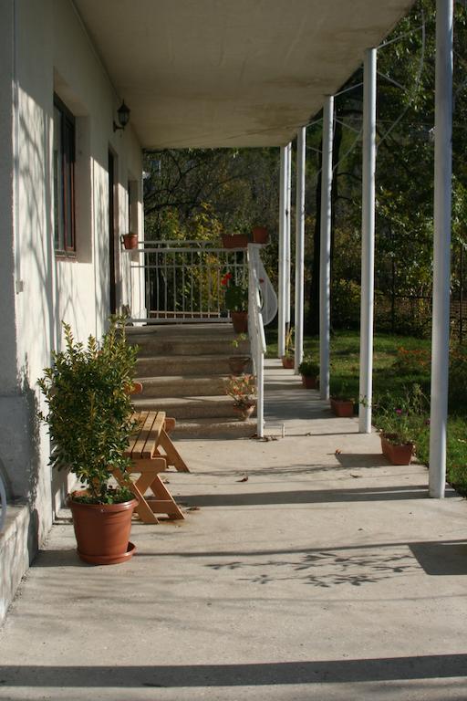 Villa Gelati Kutaisi Bagian luar foto